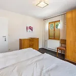 Haus Regina 公寓